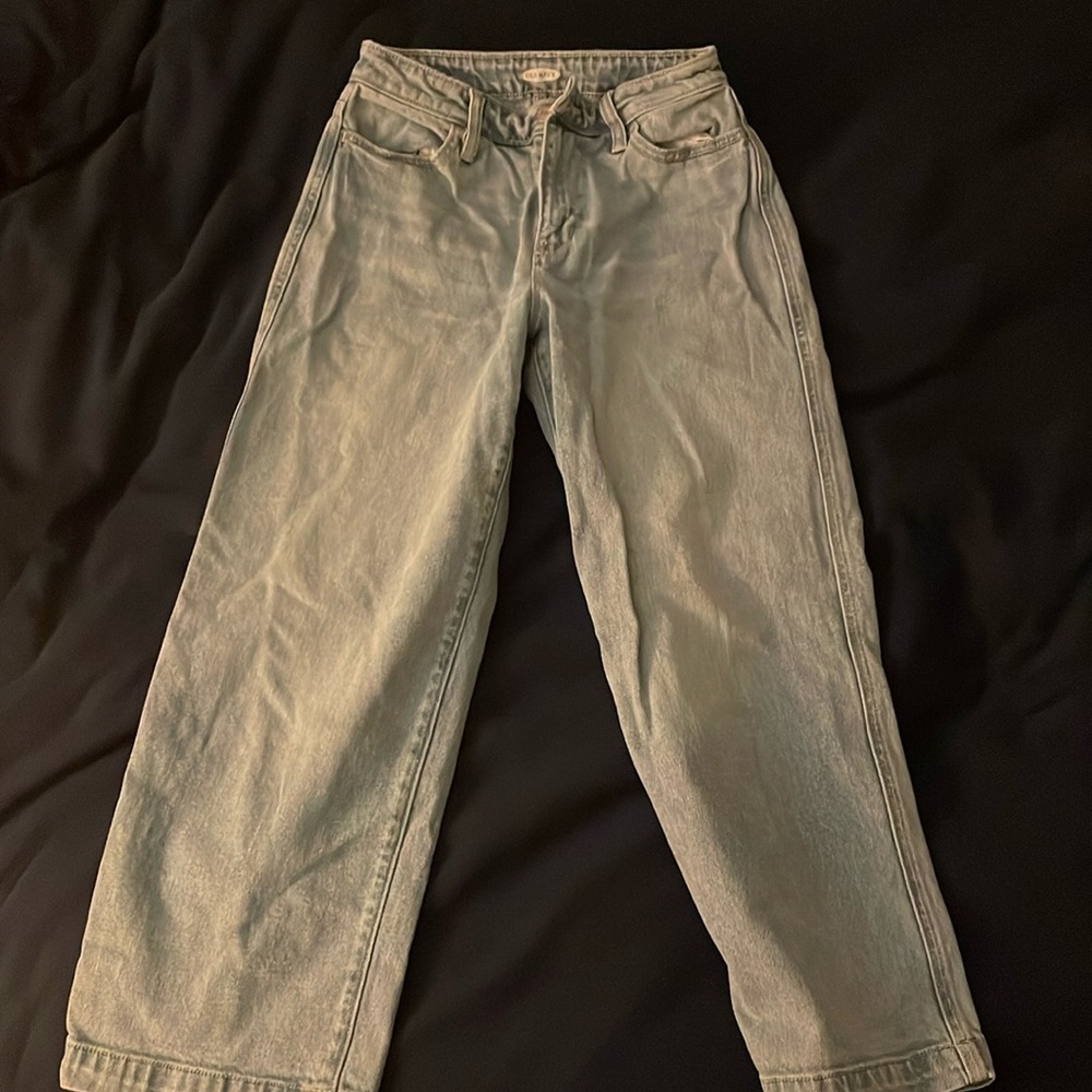 Old Navy high waisted straight leg Jean size 4